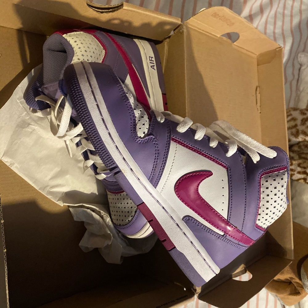 Nike women’s air prestige high top!!!